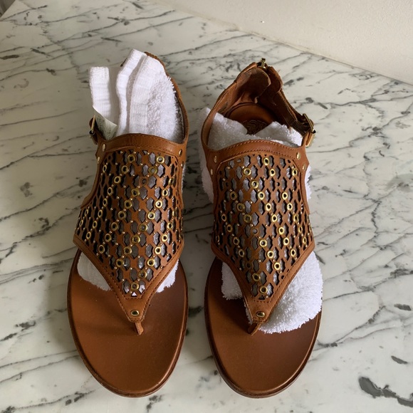 Vince Camuto Tan Sandals 8M - Picture 7 of 11